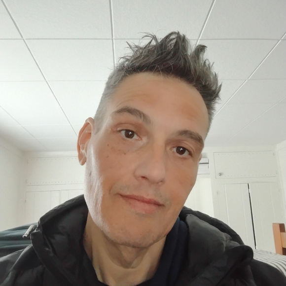 Meet your Posher, Joey - Picture 1 of 3